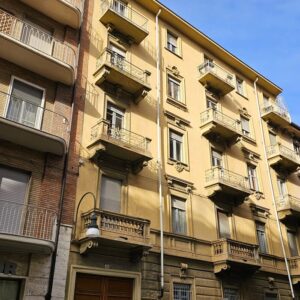 facciata di casa in vendita torino via palmieri