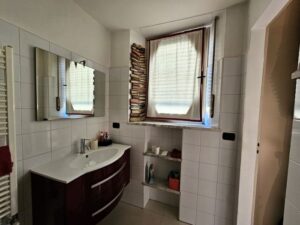 Bagno di appartamento in vendita nuda proprieta via Camino 2 Torino