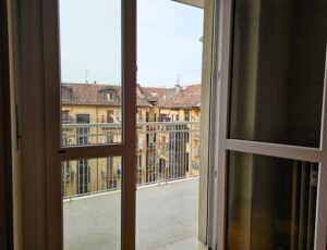 balcone di casa in affitto torino via migliara