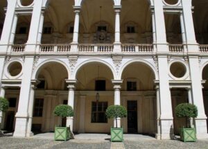 cortile monolocale in affitto torino