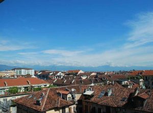 vista da mansarda ultimo piano in affitto torino zona san donato